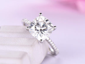 Cushion Moissanite Hidden Halo in 18K Gold - Lord of Gem Rings