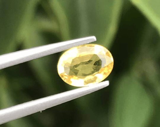 loose yellow sappbires oval 5x7mm