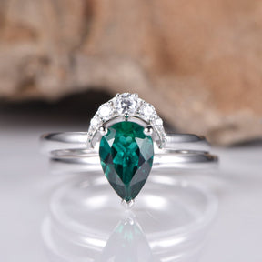 Pear Emerald Diamond Crescent Bridal Set 14K Gold - Lord of Gem Rings