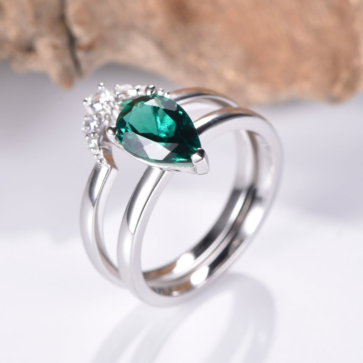 Pear Emerald Diamond Crescent Bridal Set 14K Gold - Lord of Gem Rings