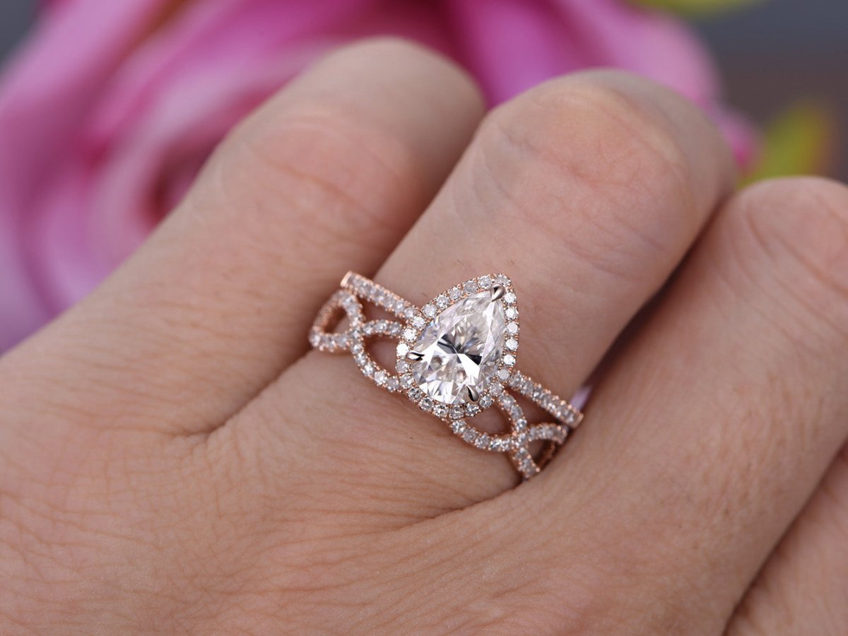 Pear Moissanite Diamond Infinite Love Bridal Set - Lord of Gem Rings