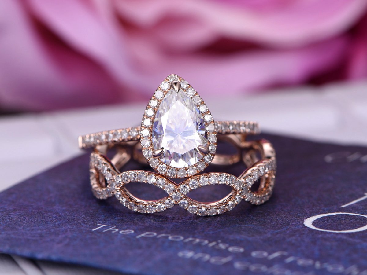Pear Moissanite Diamond Infinite Love Bridal Set - Lord of Gem Rings
