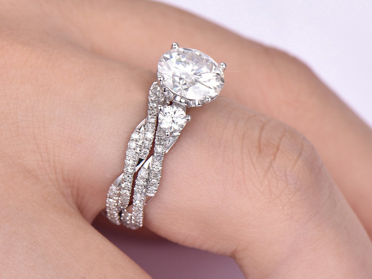 Three-Stone Round Moissanite Twisted Bridal Set - Lord of Gem Rings