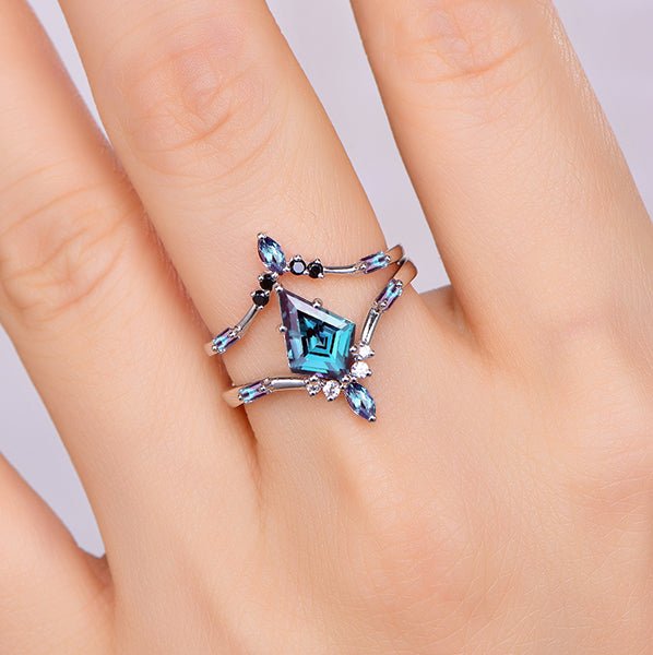 Vintage Kite Alexandrite Diamond Ring Bridal Set in 14K Gold - Lord of Gem Rings