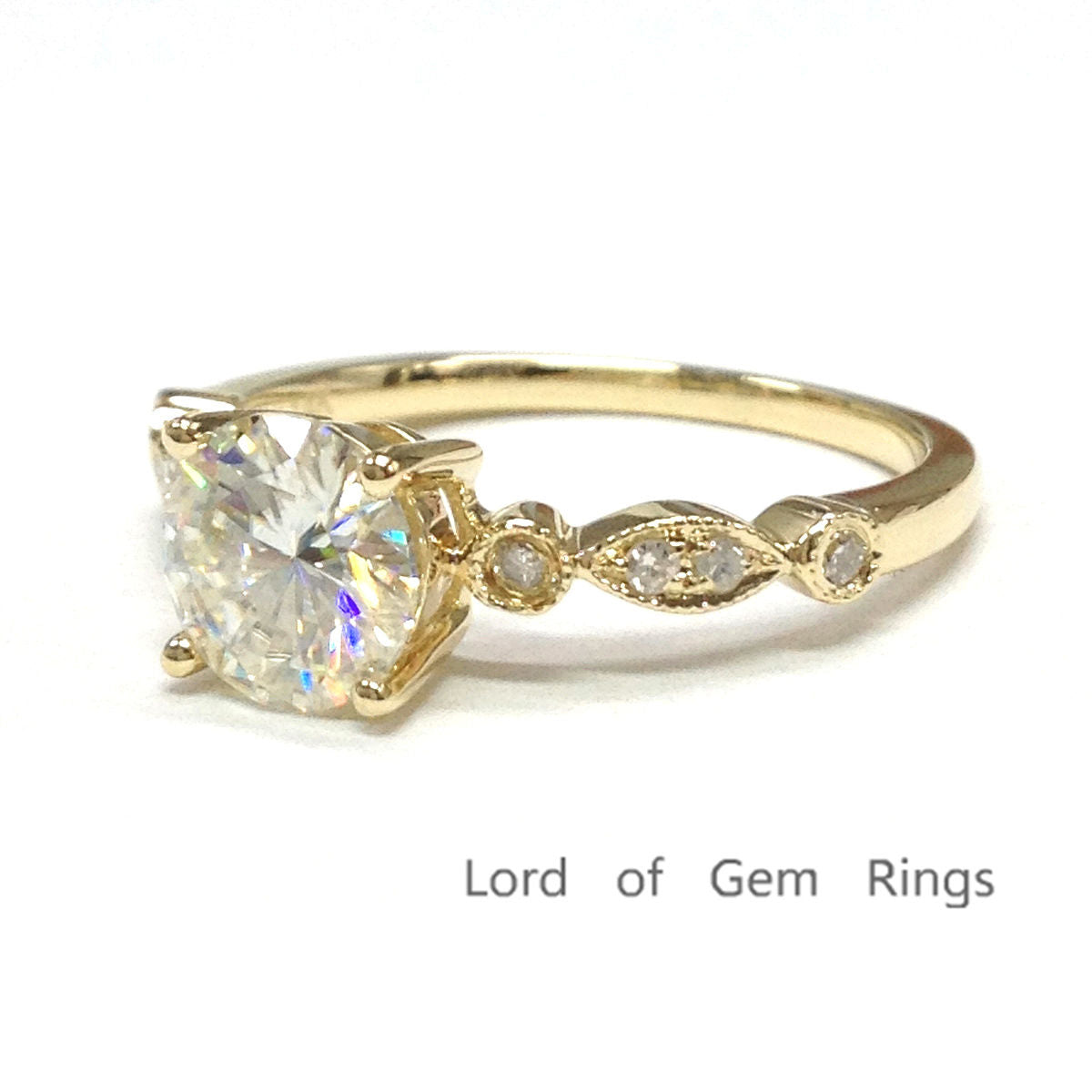 Art Deco Round Moissanite Diamond Ring